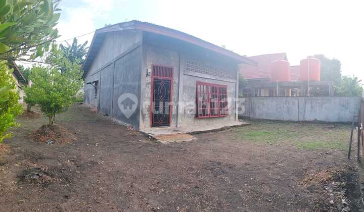 Strategic 3-Bedroom Residence in Gatot Subroto, Tanah Lega 450m² 2