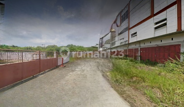 3-Story Shophouse Plus Active Swiftlet Business in Karya Bakti, Tenayan Raya