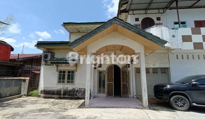 Rumah 2 Lantai Semi Furnished Di Jl. Siak - Parkir Luas,6kt 4km Rumah 2 Lantai Semi Furnished Di Jl. Siak - Parkir Luas,6kt 4km