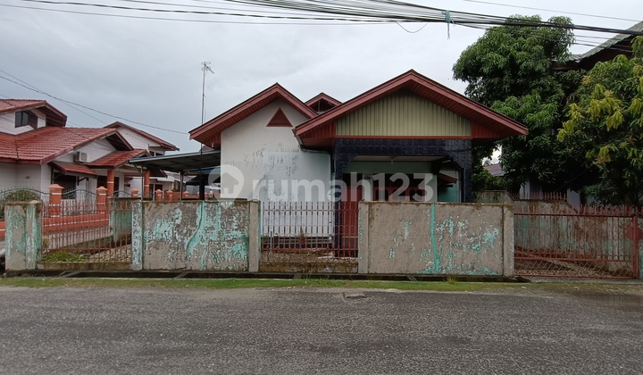 Quick Sale House Large Land Jl Lily Ujung / Jendral