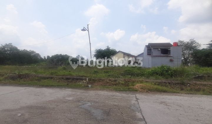 tanah kuantan regency depan kolam renang