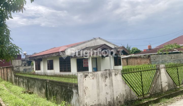 Rumah Tua Bonus Tanah Luas Di Tengah Kota 2
