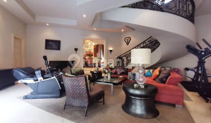 Villa Mewah Kelapa Gading Rumah 3 Lantai Pakai Lift Swimming Pool