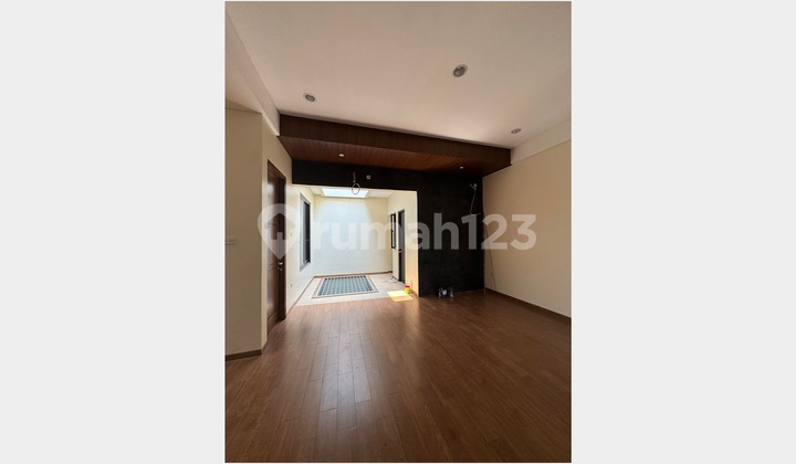 Baru Bangun! Rumah Modern di Griya Pratama, Kelapa Gading