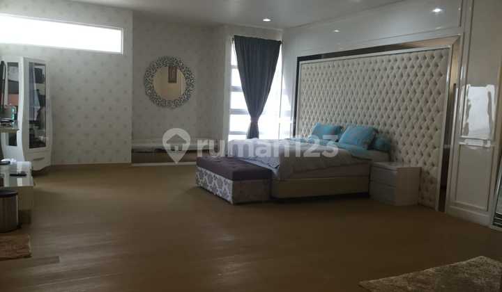 kamar tidur rumah mewah di gading lavender,