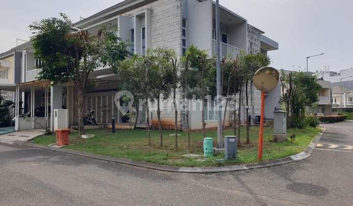 Rumah Cantik Hoek 2 Lantai di Grand Orchard Ebony, Jakarta Utara – LT 279 m² 2