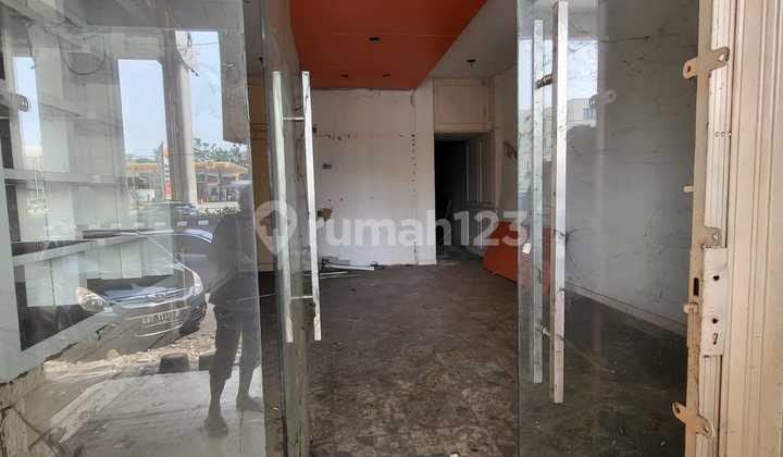 Disewakan Ruko 3 Lantai di Boulevard Barat Kelapa Gading – Lokasi Strategis, Harga Nego!