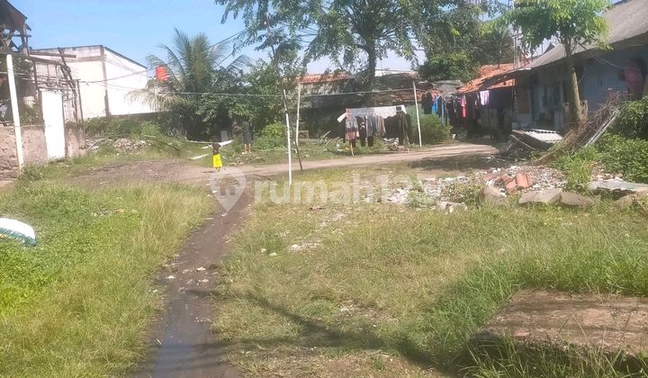 Strategic Land on Main Road