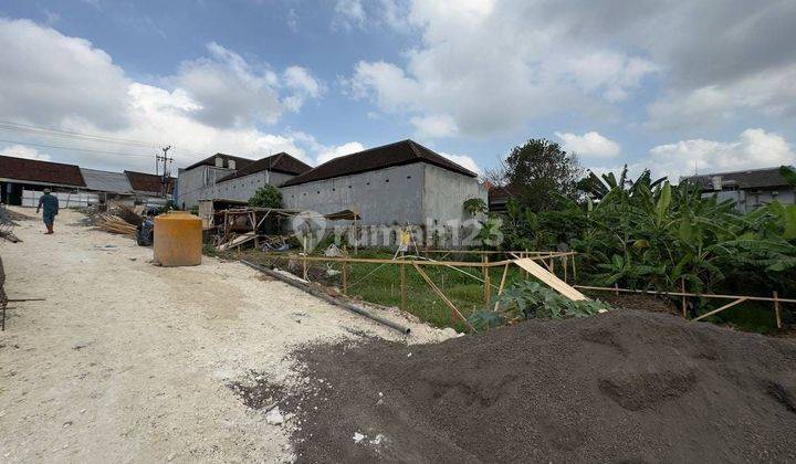 Minimalist House With Rice Field View In Peguyangan, Denpasar 2