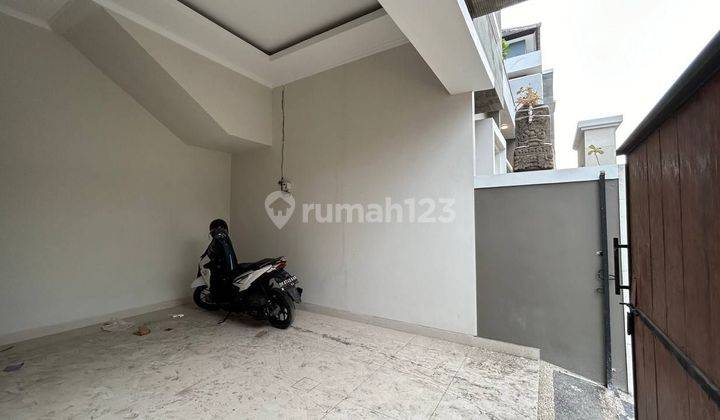 Rumah 2 Lantai Dekat Pantai Sanur Di Denpasar Timur  2