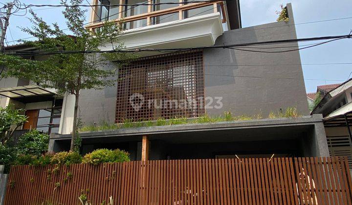 Dijual Rumah Mewah Siap Huni Terdapat Lift Dan Kolam Renang di Pondok Indah Jakarta Selatan 1