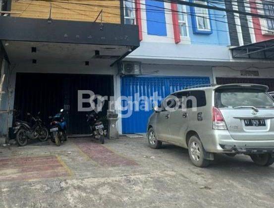 Ruko 3 lantai Di  Cepat , jalan LAMBUNG MANGKURAT 1