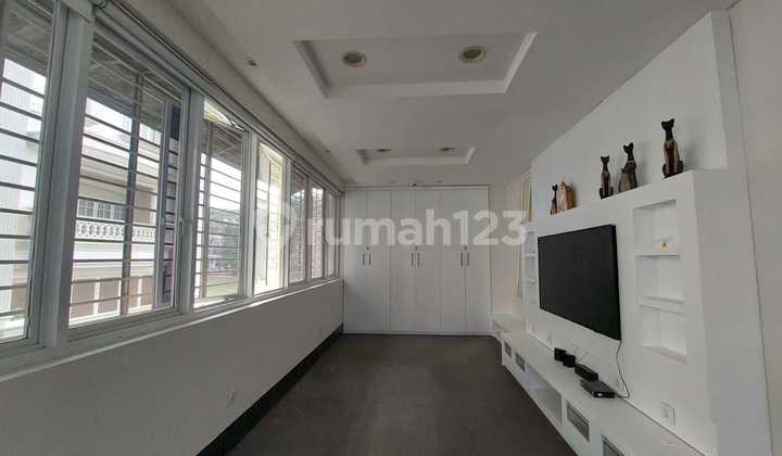 Rumah Garden House View Danau Pantai Indah Kapuk.