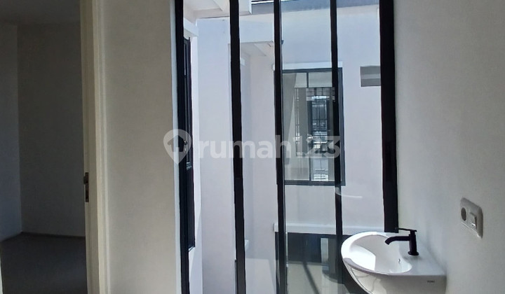 Rumah Amesta Living 2