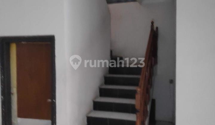 Disewakan Rumah 6 Kamar Tidur di Taman Kopo Indah 1 2