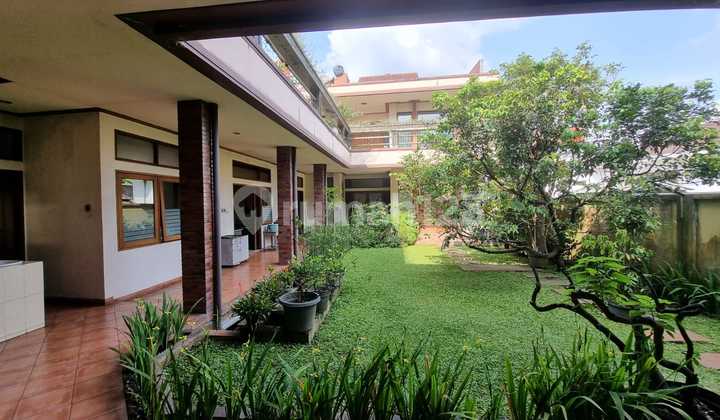 Dijual Rumah/Villa/Cafe di Jl Setiabudhi