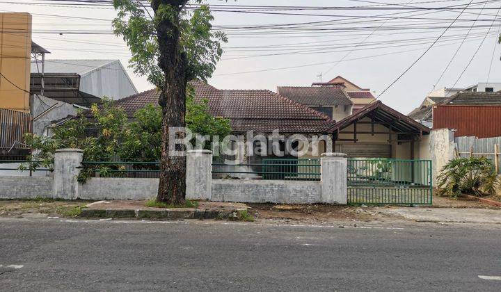 RUMAH LUAS, STRATEGIS, PINGGIR JALAN 1