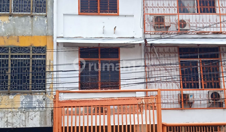 Ruko Siap Huni Pinggir Jalan