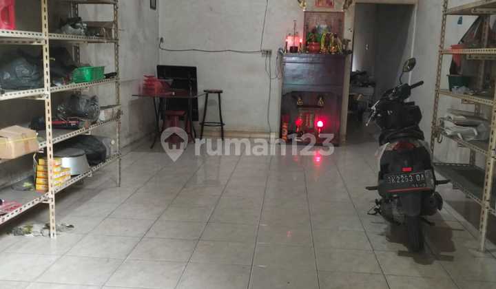 Ready-to-Live Fishing Shop House - Medan 2