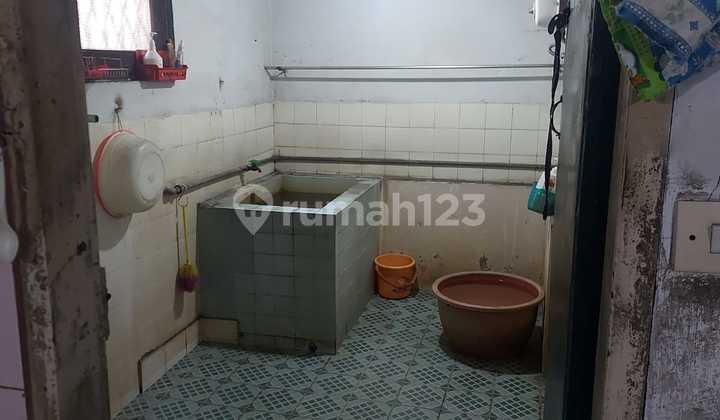 Rumah Luas Inti Kota Daerah Petisah 2