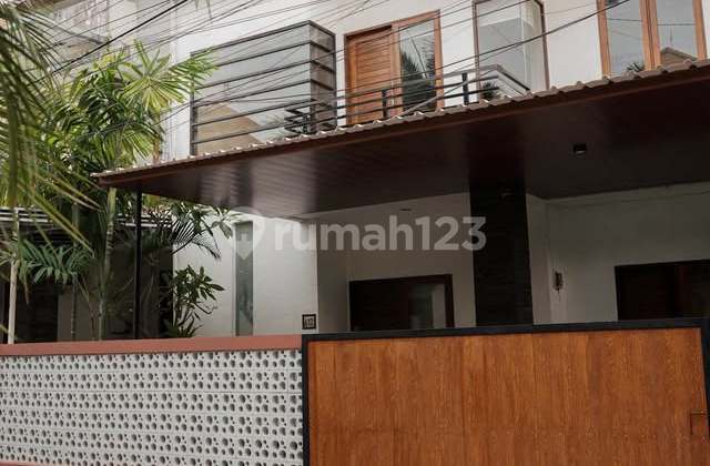Rent House 3 Bedrooms Sanur Jacuzzi Single Gate Near Sanur Renon