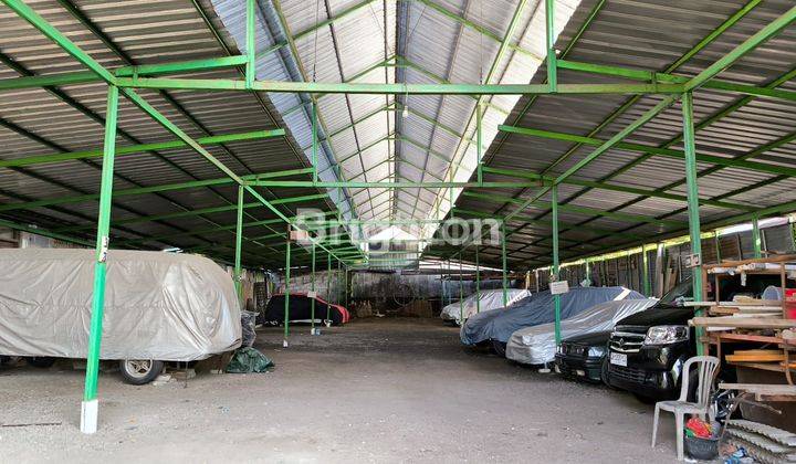 LARGE WAREHOUSE 750 M2 2