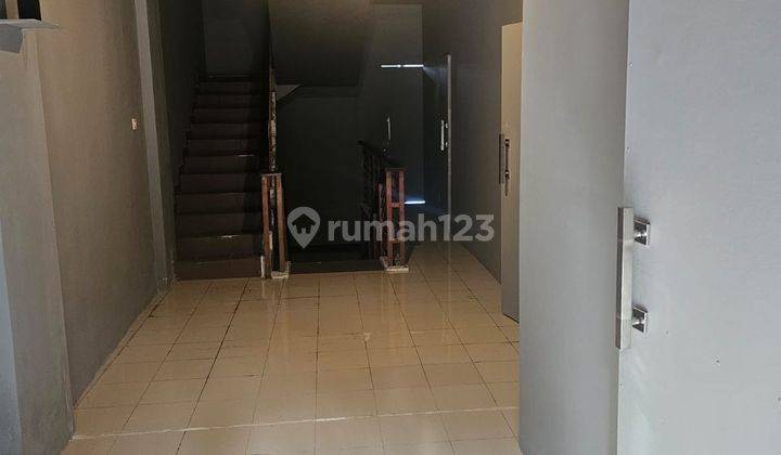4-story Shop, Kuta Furnished 7 Rooms Suitable Offices Businesses 2