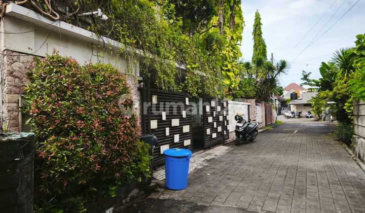 Modern 3+1 Bedroom Villa in Taman Griya, South Bali
