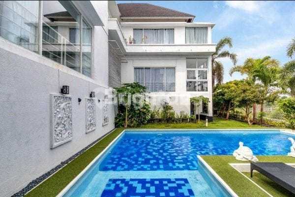 Large Villa 4br With Panoramic Views Of GWK, Ocean, Bali's Beauty