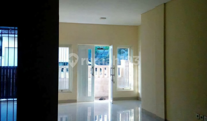 Rumah 5 Kamar Tidur Renon Kota Denpasar Jalan 2 Mobil  2