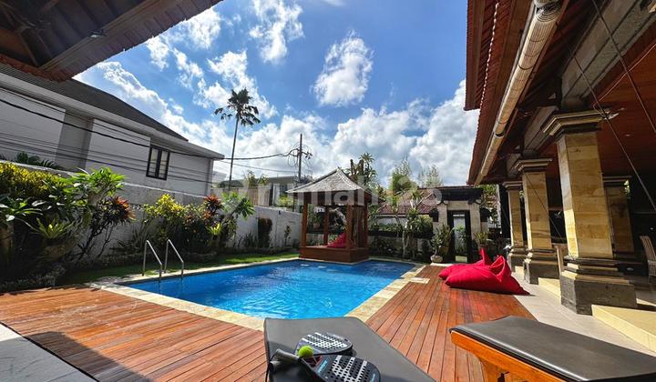 Spacious 5 Bedroom Plus Neni Villa with Large Pool & Office, 5 Minutes to Canggu Spacious 5 Bedroom Plus Neni Villa with Large Pool & Office, 5 Minutes to Canggu