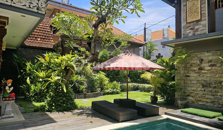 Villa Style Bali 6 Minutes to Batu Bolong Canggu 4 Bedrooms Swimming Pool