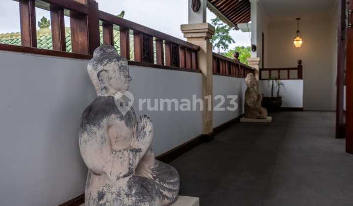 Prime Sanur Estate: Expansive 6BR + Office Villa, Walk to Beach 2