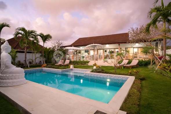 Luxury 2br Villa Nusa Dua Big Pool & Tropical Garden Land 500 Sqm 1