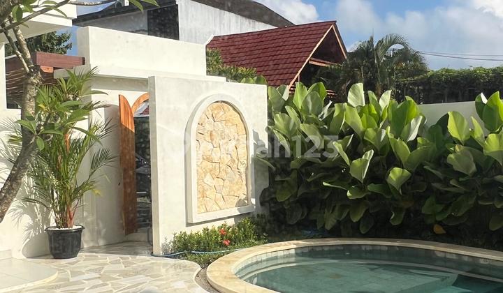 Perfect translation is **already provided** because the input is already partly Indonesian:

**Luxurious 5BR Villa in Ungasan with Private Pool and Full Service, Near GWK**