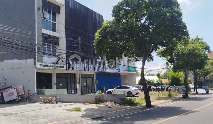 New 3-Story Shop House Near Unud Jimbaran, 12M Access, Cheap Sale or Rent 1