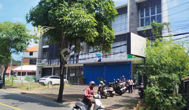 New 3-Story Shop House Near Unud Jimbaran, 12M Access, Cheap Sale or Rent 2