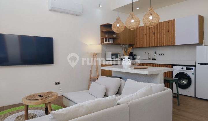 Beautiful 2-bedroom Villa with 2 separate OFFICE rooms + WASHING MACHINE!