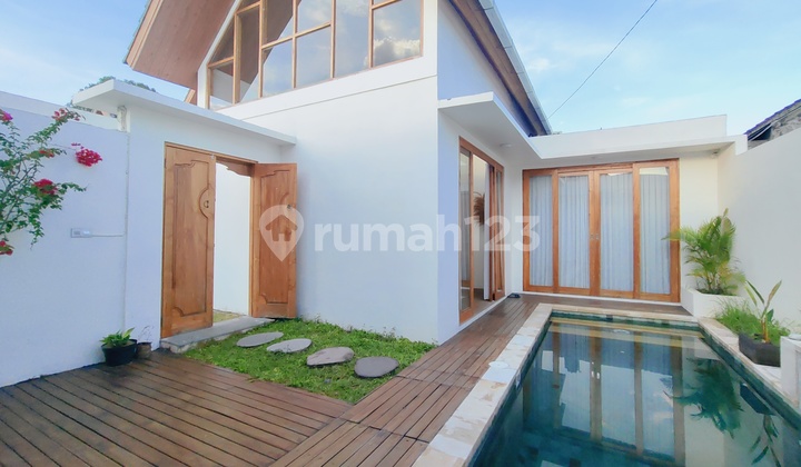 Beautiful 2-bedroom Villa with 2 separate OFFICE rooms + WASHING MACHINE!