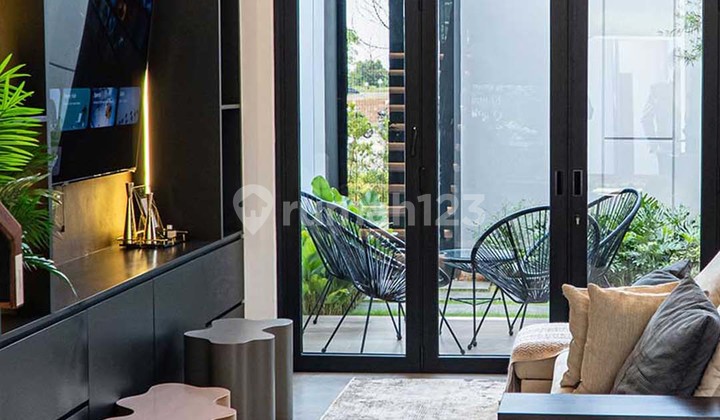 Dijual Rumah Eco Town, Depok 3M Dapat 4+1 Kamar Plus Free Lift Dijual Rumah Eco Town, Depok 3M Dapat 4+1 Kamar Plus Free Lift