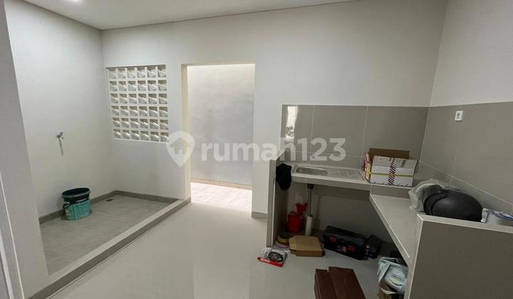 FOR SALE BRAND NEW FULLY RENOVATED 3-STORY HOUSE IN TOMANG, WEST JAKARTA 2