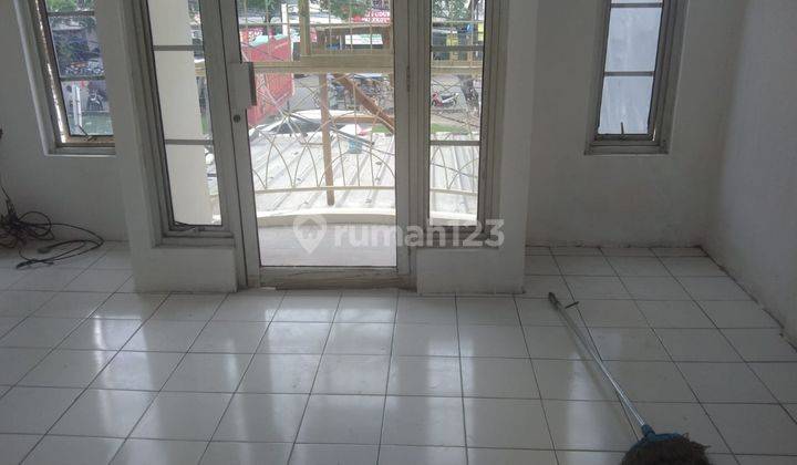 Disewakan Ruko Taman Palem Lestari  Hadap jalan 3 Lantai 1