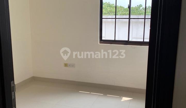 FOR RENT / FOR SALE HOUSE IN GREEN VILLAGE WITH COMPLETE FACILITIES 2