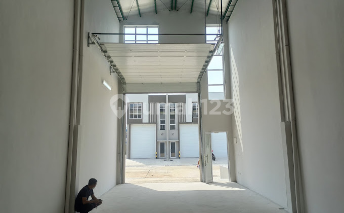 For Sale / For Rent Warehouse The Store Green Lake City 40 Feet Access For Sale / For Rent Warehouse The Store Green Lake City 40 Feet Access