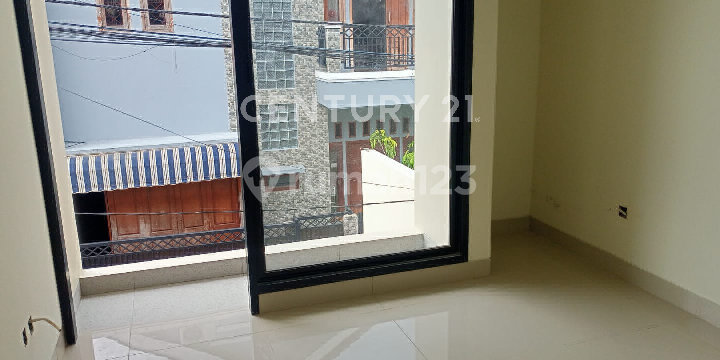 Dijual Rumah Strategis Harga Menarik di Bintaro Sektor 2 Tangsel 2