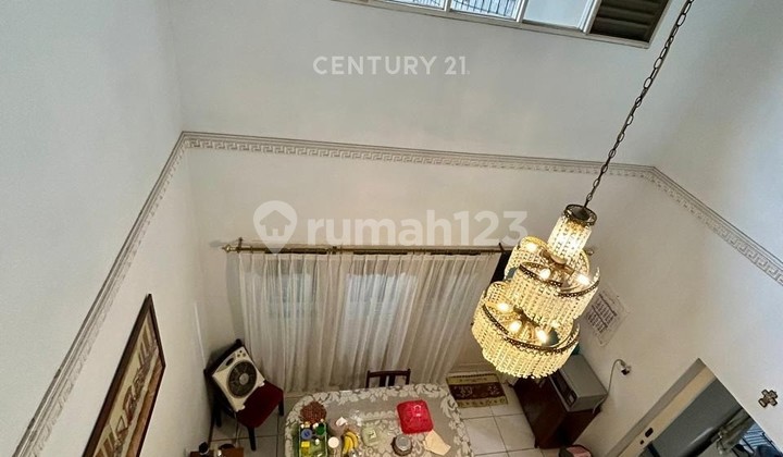 Rumah Cantik Harga Menarik Semi Furnish di Bintaro Sektor 9 2