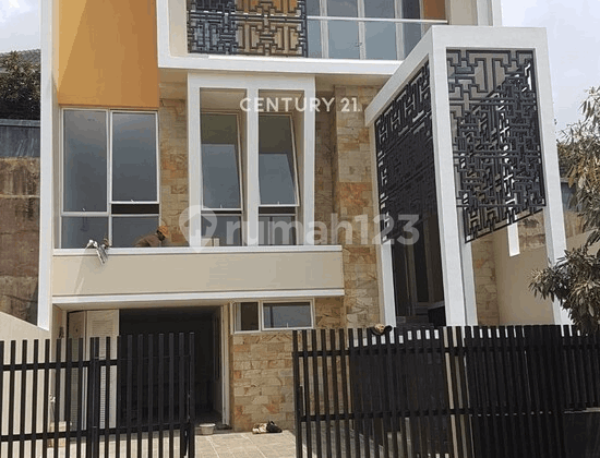 Rumah Baru Strategis di Veteran Jakarta Selatan Dekat Pintu Toll