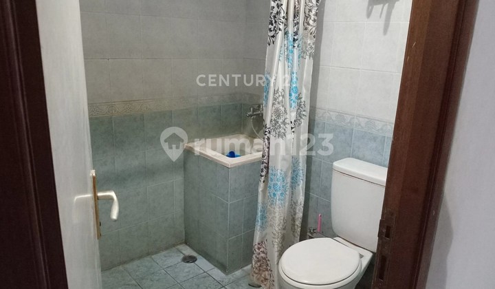 Strategic House for Sale by the Main Road in Bintaro Sector 3 Strategic House for Sale by the Main Road in Bintaro Sector 3