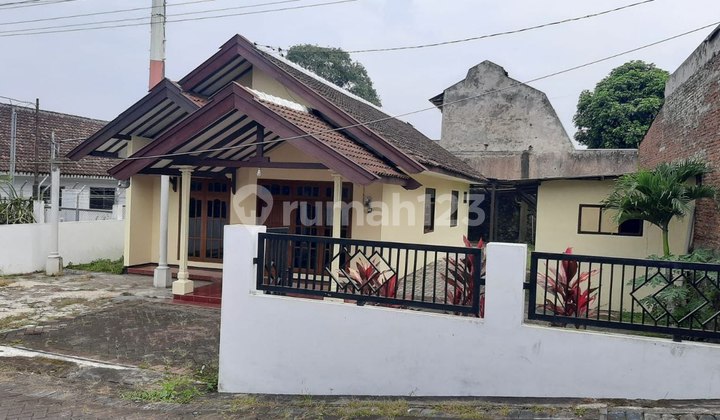 Dijual Rumah dengan Tanah Luas di Asrikaton Pakis Malang 2