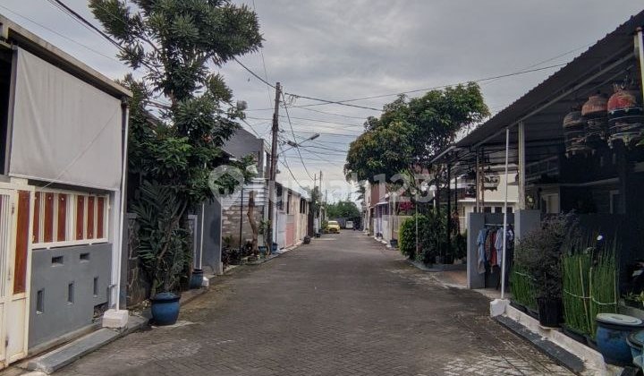 For Sale Strategic House 200 Meters from Pakis Malang Toll Exit 2